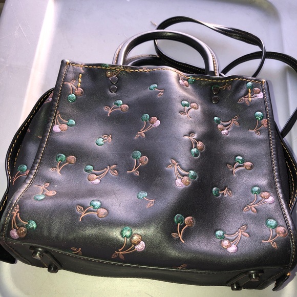 Brown cherry purse - Picture 1 of 2